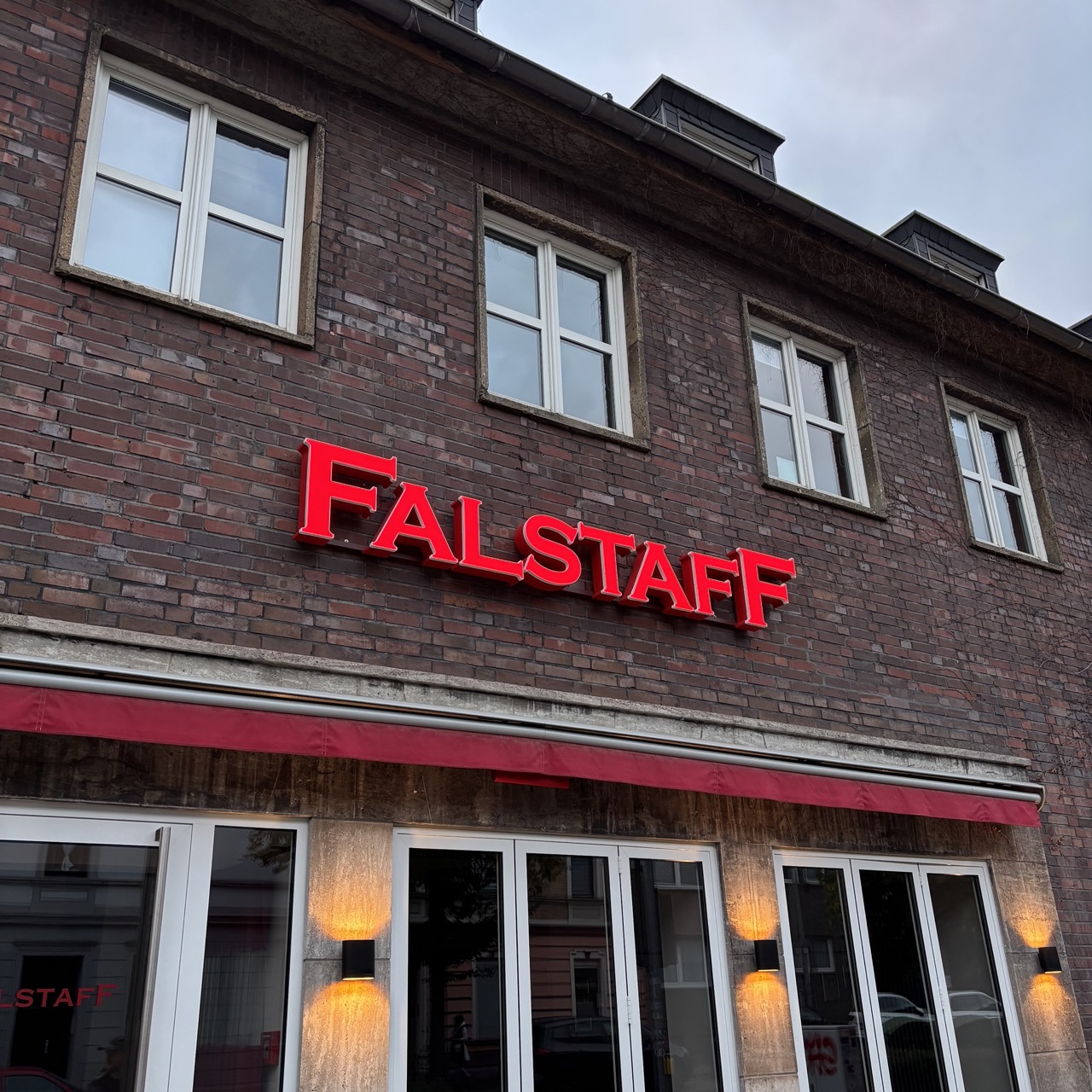 Theater Oberhausen Werbeschild aus Leuchtbuchstaben